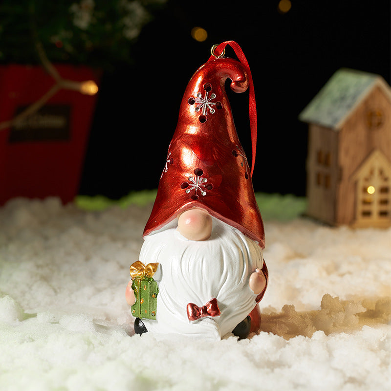 Decorative gnome pendant made of resin