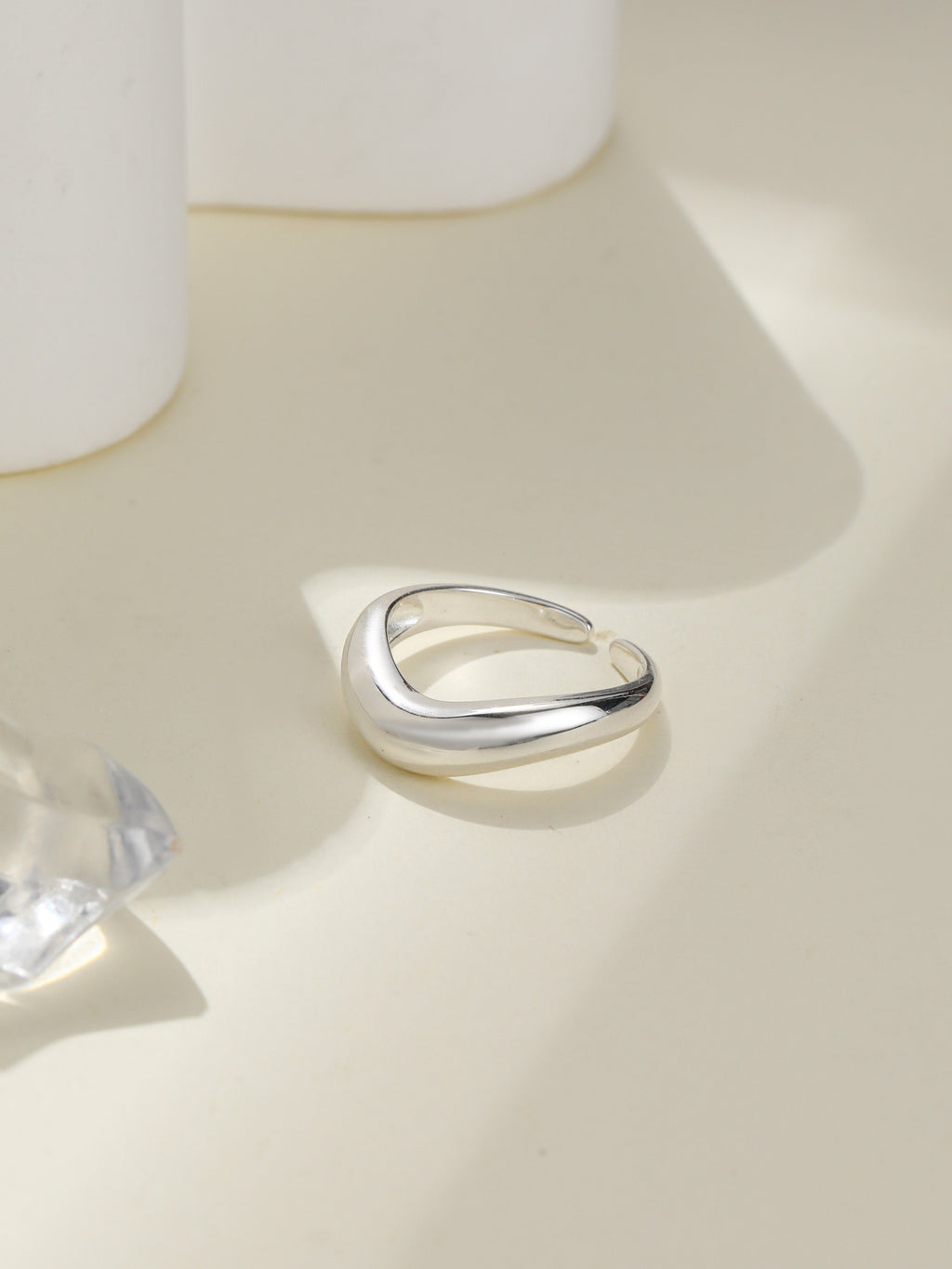 Pulsing Curvy Stacking Ring