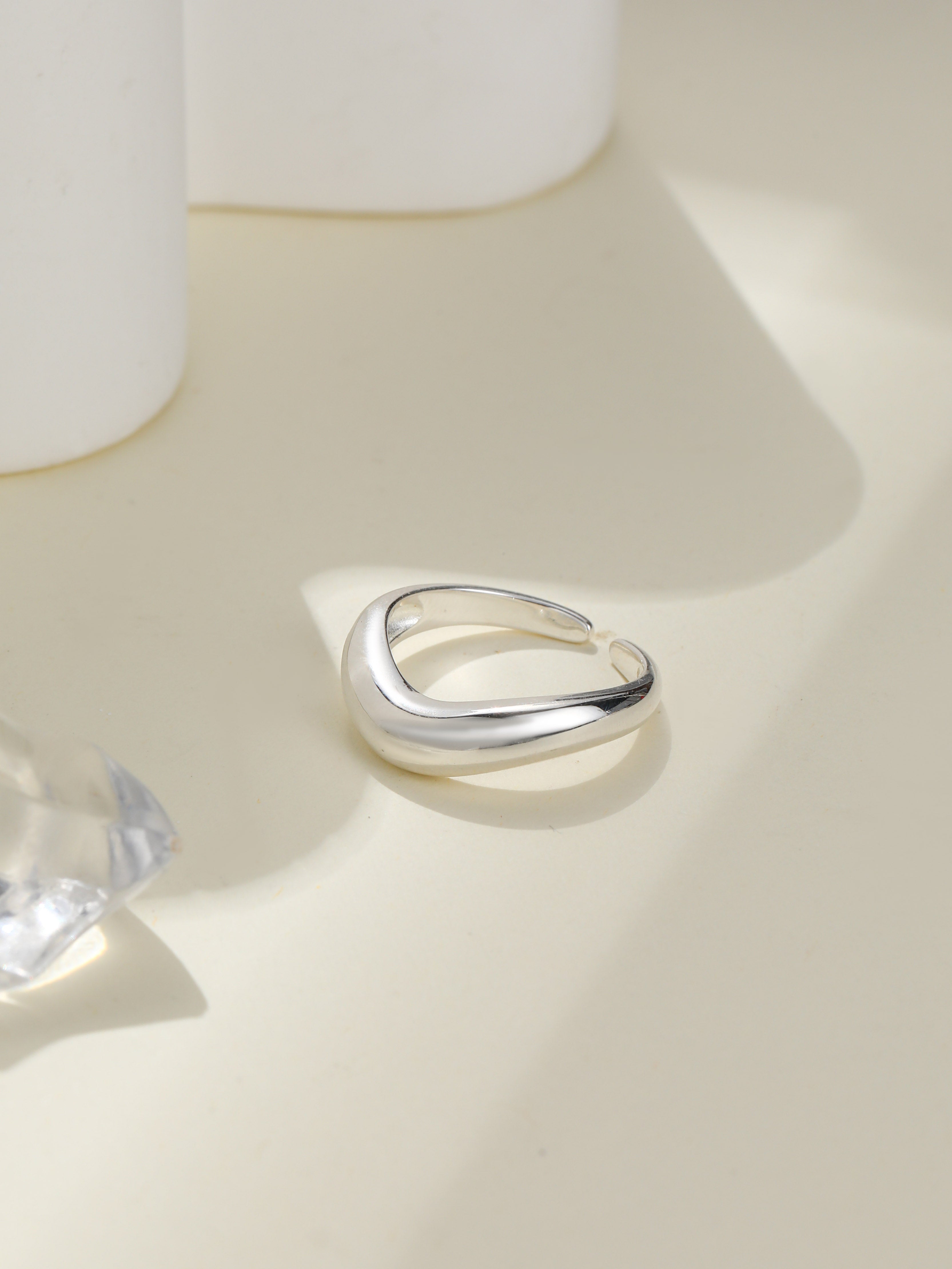 Pulsing Curvy Stacking Ring