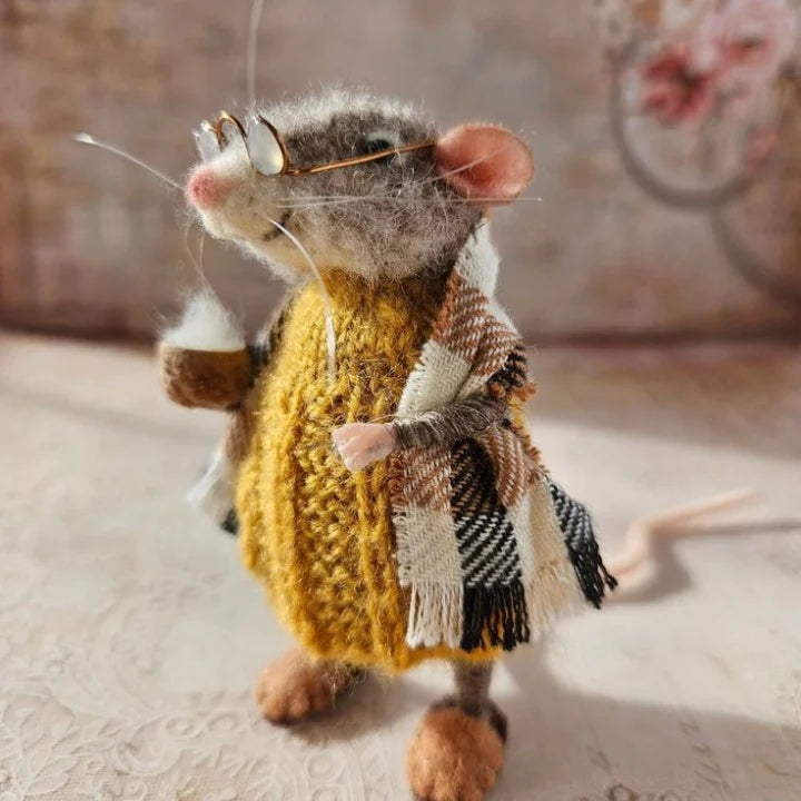 Yeouu | Handmade felt mouse | Christmas decoration & gift idea | Needle felted from wool & fabric | Sustainable