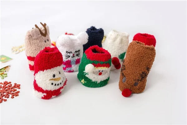 Yeouu | Christmas socks in gift box design | Plush house & cuddle socks | Universal size