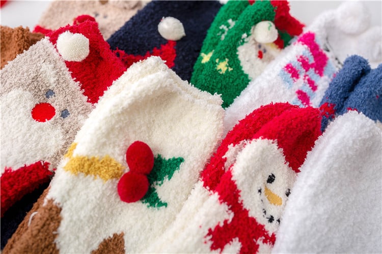 Yeouu | Christmas socks in gift box design | Plush house & cuddle socks | Universal size