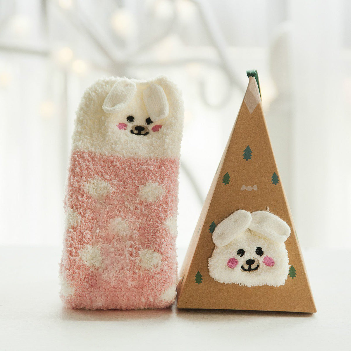 Yeouu | Christmas socks in gift box design | Plush house & cuddle socks | Universal size