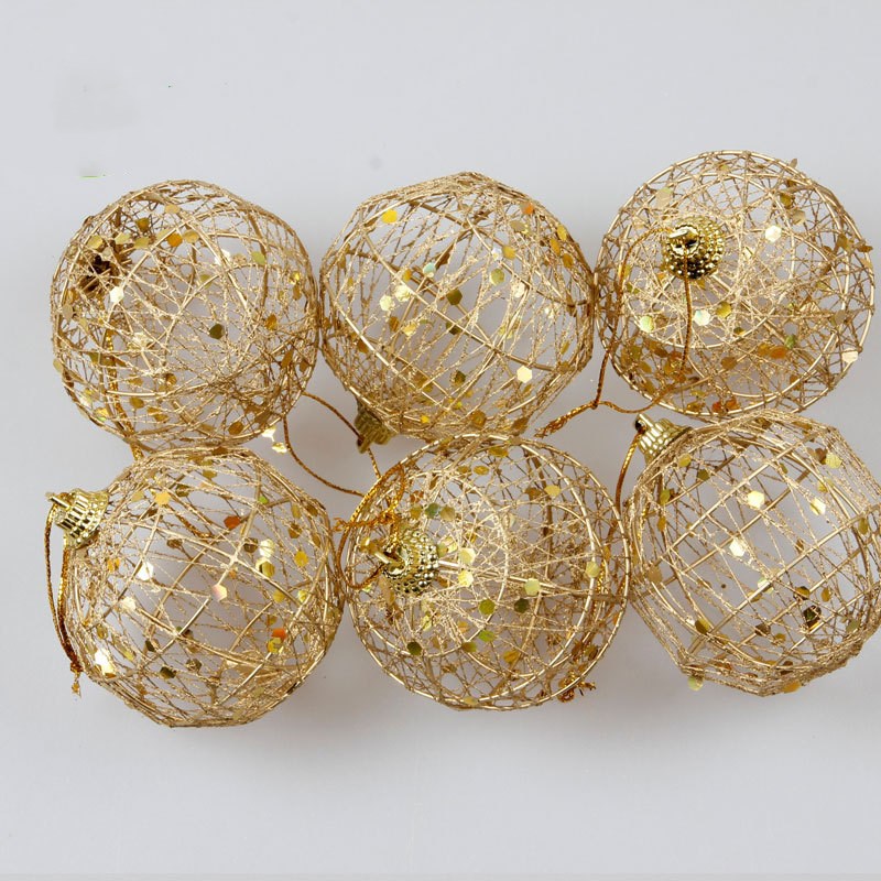 Yeouu | Gold dusted scaly Christmas ball