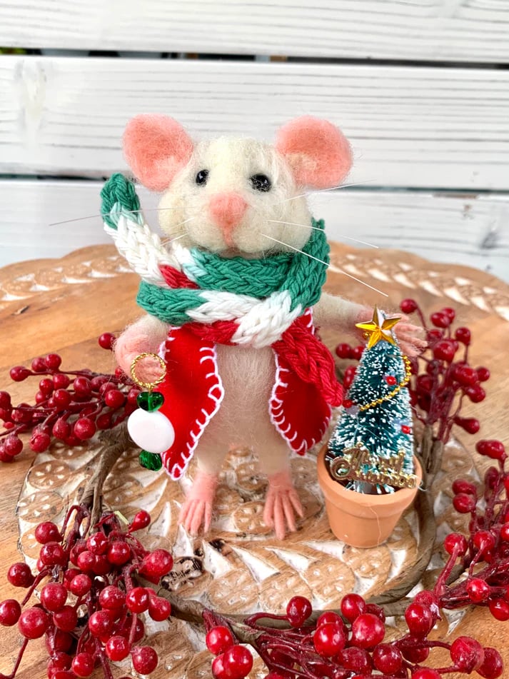 Christmas Needle Felted Mouse, OOAK Art Doll