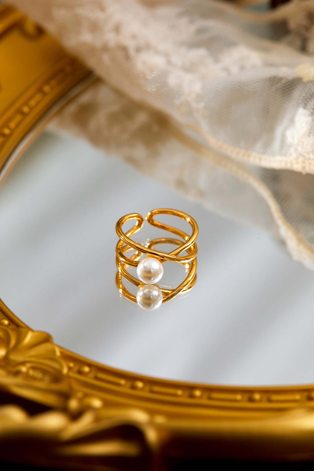 Wavelet Freshwater Pearl Ring