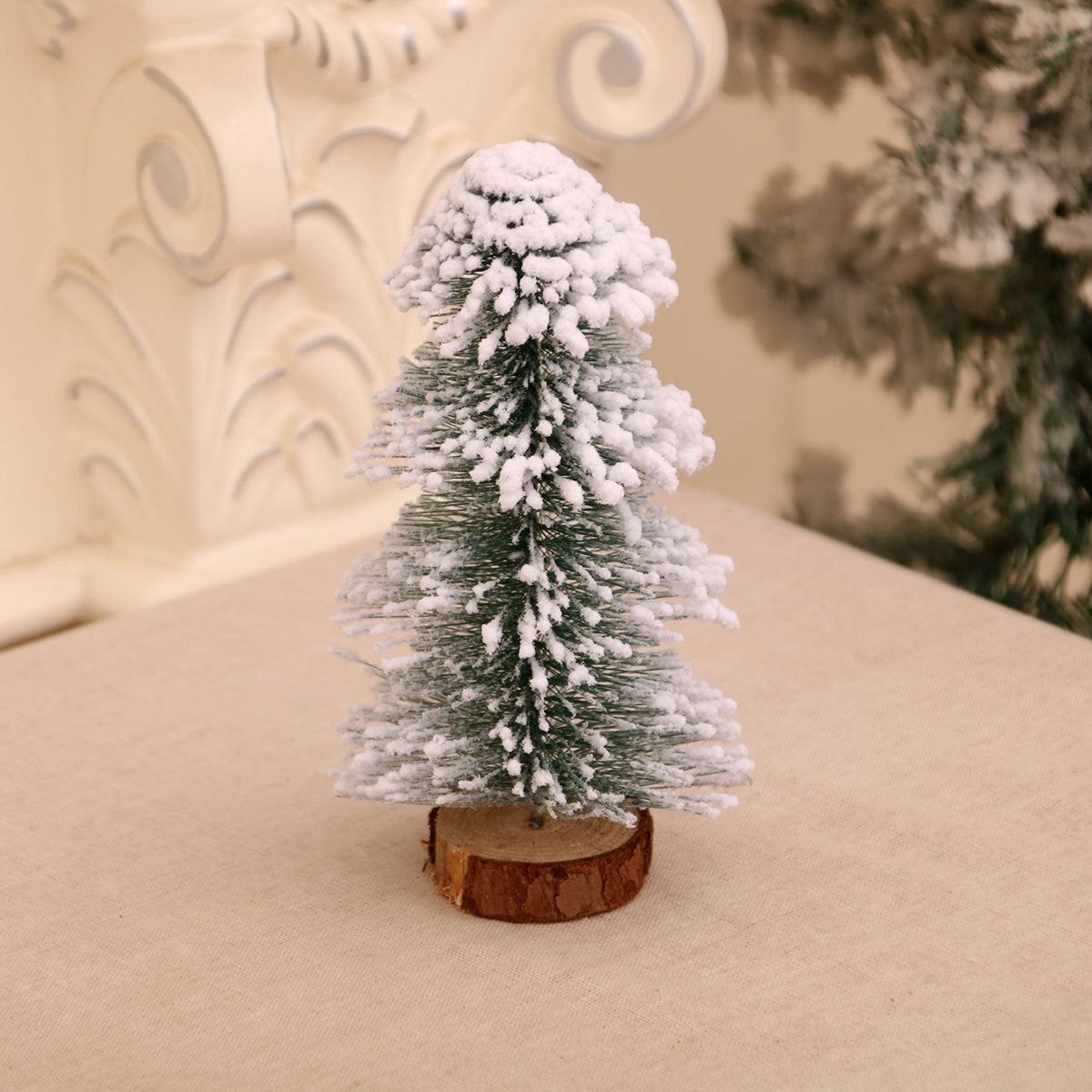 Miniature Snow-Covered Christmas Tree Decoration Yeouu