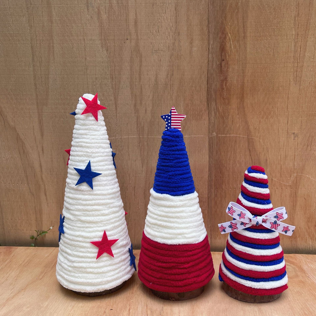 Unisex decorative table top Christmas tree made of felt and knitted structure with star appliqués Yeouu