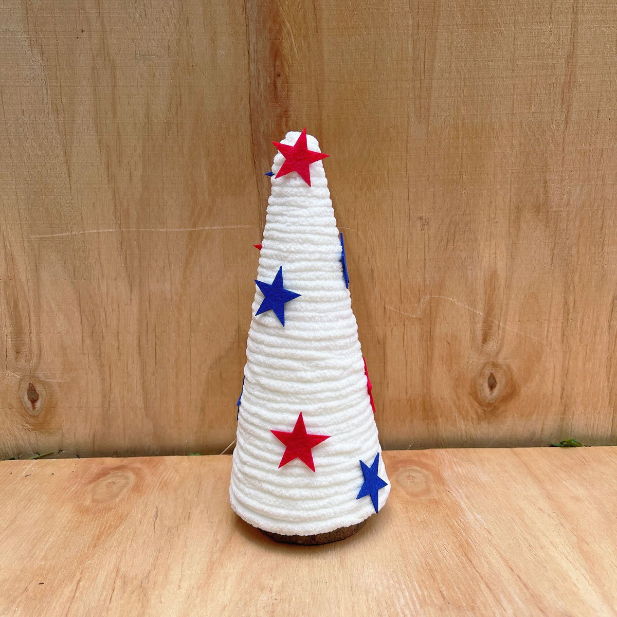 Unisex decorative table top Christmas tree made of felt and knitted structure with star appliqués Yeouu