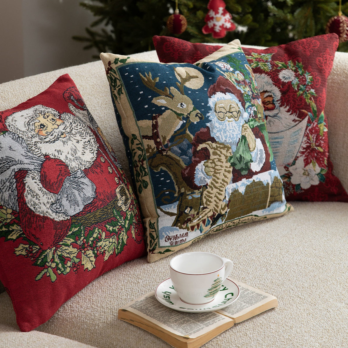 Christmas tapestry cushion cover with Santa motif and tapestry-like weave structure Yeouu
