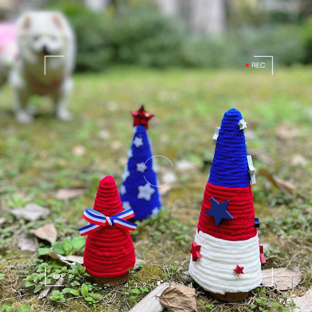 Unisex decorative table top Christmas tree made of felt and knitted structure with star appliqués Yeouu