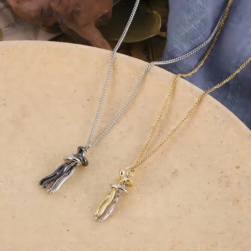 Fashion Hugging Pendant Necklace