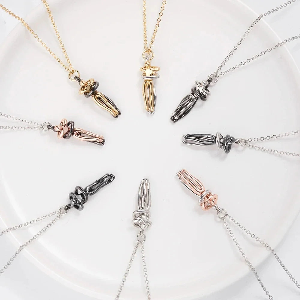 Fashion Hugging Pendant Necklace