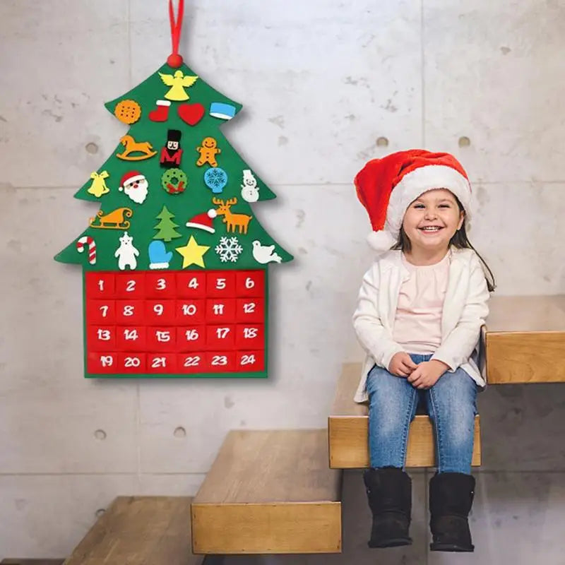 Yeouu | Felt Christmas Tree Advent Calendar with 24 Pockets and Cartoon Patterns – Festive Decoration for Counting Down to Christmas
