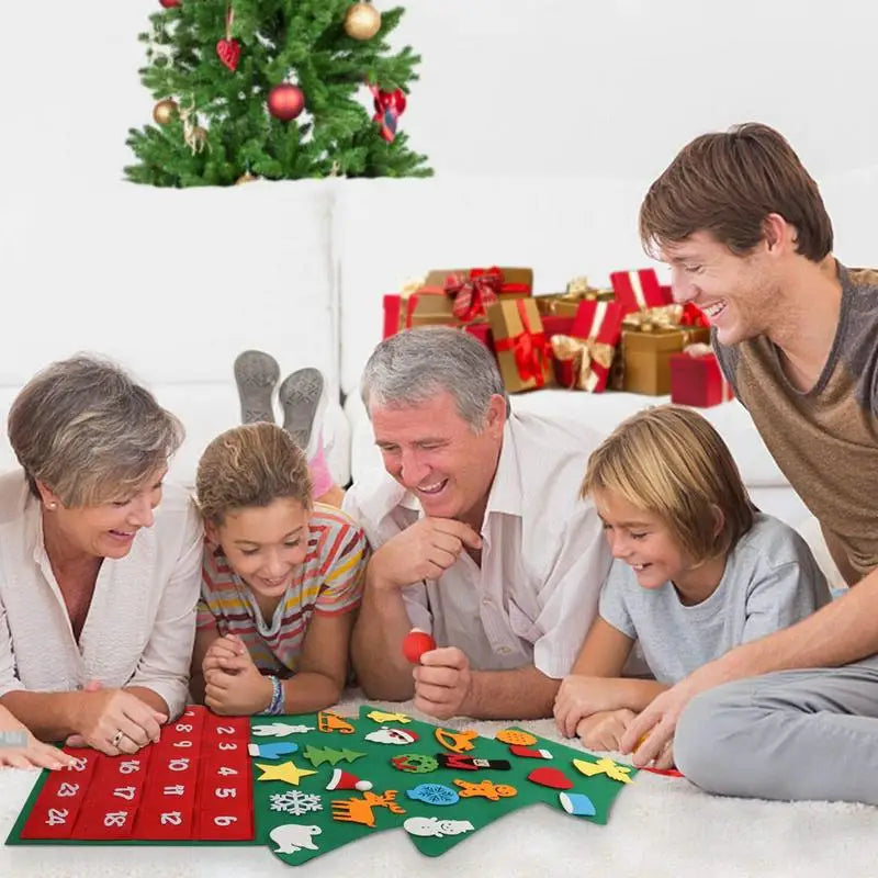 Yeouu | Felt Christmas Tree Advent Calendar with 24 Pockets and Cartoon Patterns – Festive Decoration for Counting Down to Christmas