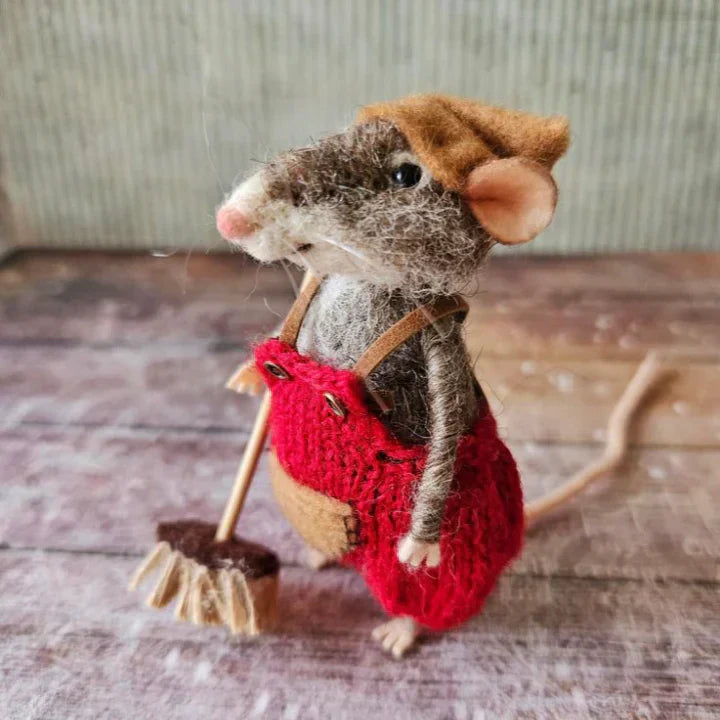 Yeouu | Handmade felt mouse | Christmas decoration & gift idea | Needle felted from wool & fabric | Sustainable
