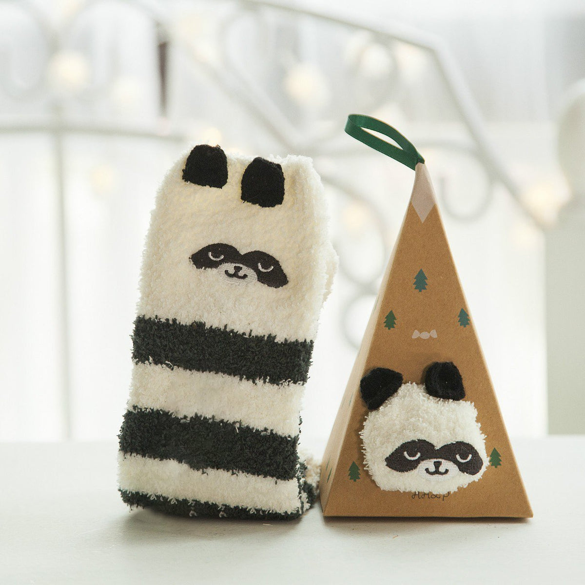 Yeouu | Christmas socks in gift box design | Plush house & cuddle socks | Universal size