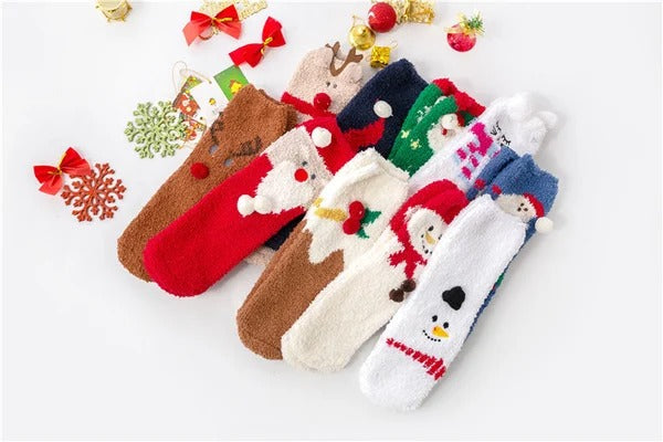 Yeouu | Christmas socks in gift box design | Plush house & cuddle socks | Universal size