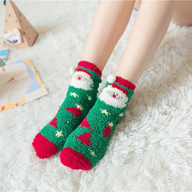 Yeouu | Christmas socks in gift box design | Plush house & cuddle socks | Universal size