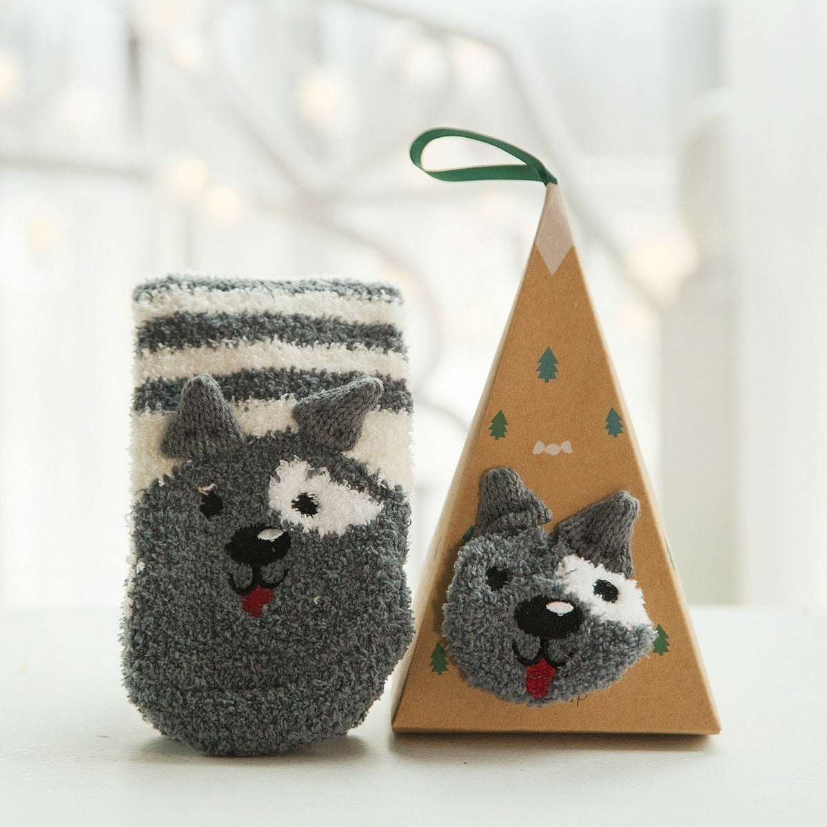 Yeouu | Christmas socks in gift box design | Plush house & cuddle socks | Universal size
