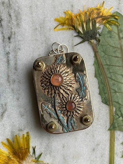 Miroken | Mini Flower Press | Compact Botanical Keepsake Maker | Portable Craft Tool