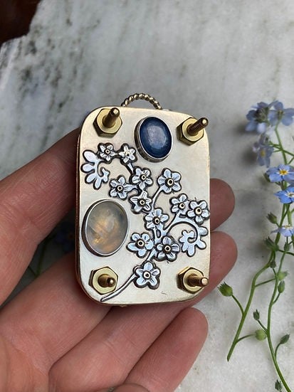Miroken | Mini Flower Press | Compact Botanical Keepsake Maker | Portable Craft Tool