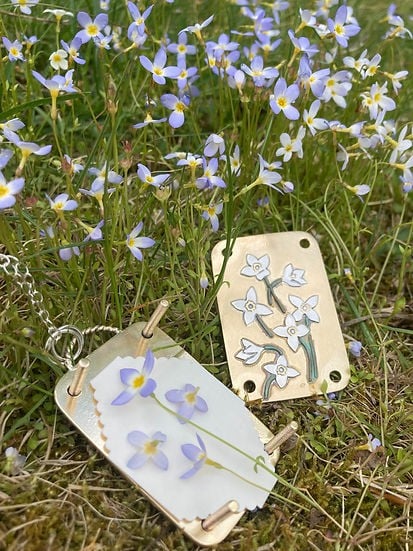 Miroken | Mini Flower Press | Compact Botanical Keepsake Maker | Portable Craft Tool