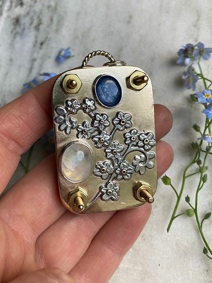 Miroken | Mini Flower Press | Compact Botanical Keepsake Maker | Portable Craft Tool